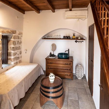 Pírgos DhiroúArapakis Historic Castle公寓式酒店 外观 照片
