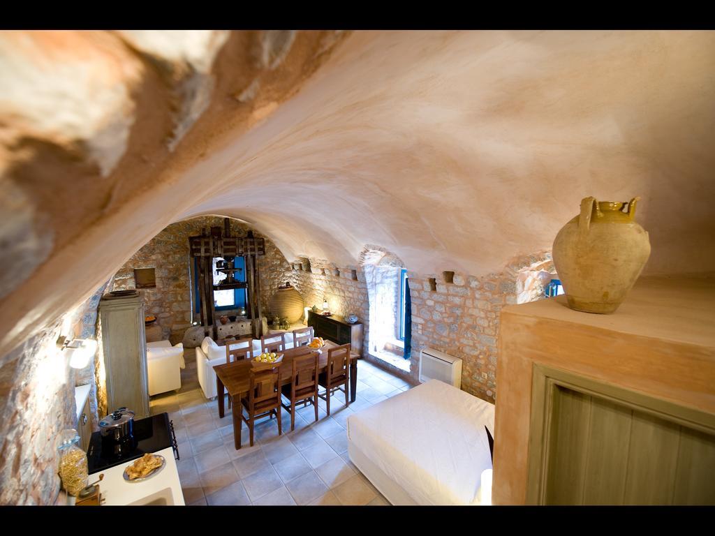 Pírgos DhiroúArapakis Historic Castle公寓式酒店 客房 照片