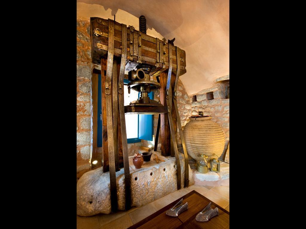 Pírgos DhiroúArapakis Historic Castle公寓式酒店 外观 照片
