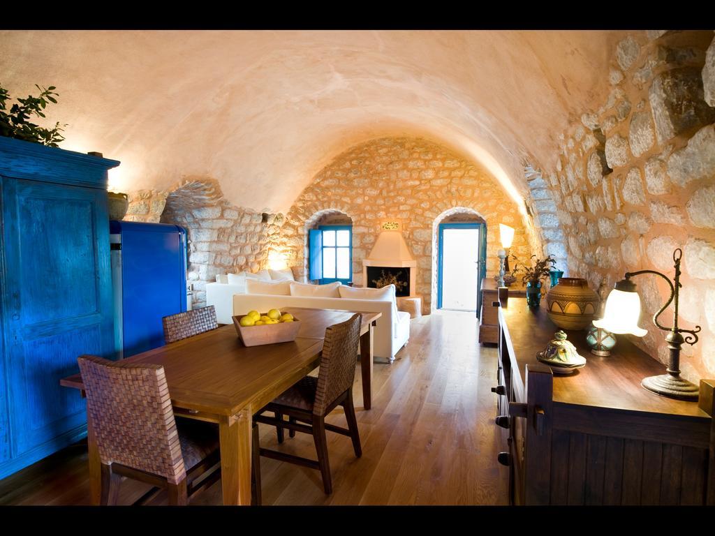Pírgos DhiroúArapakis Historic Castle公寓式酒店 客房 照片