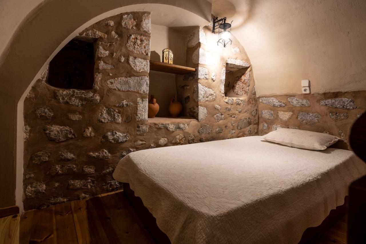 Pírgos DhiroúArapakis Historic Castle公寓式酒店 外观 照片