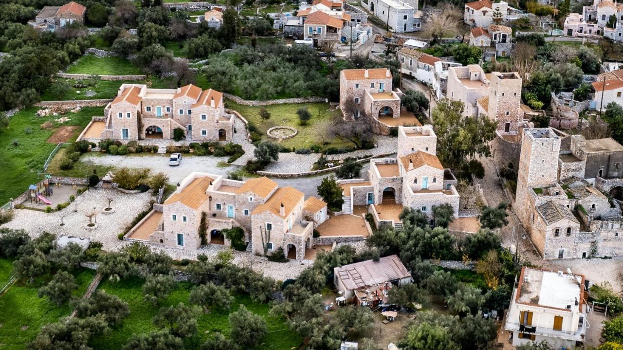 Pírgos DhiroúArapakis Historic Castle公寓式酒店 外观 照片