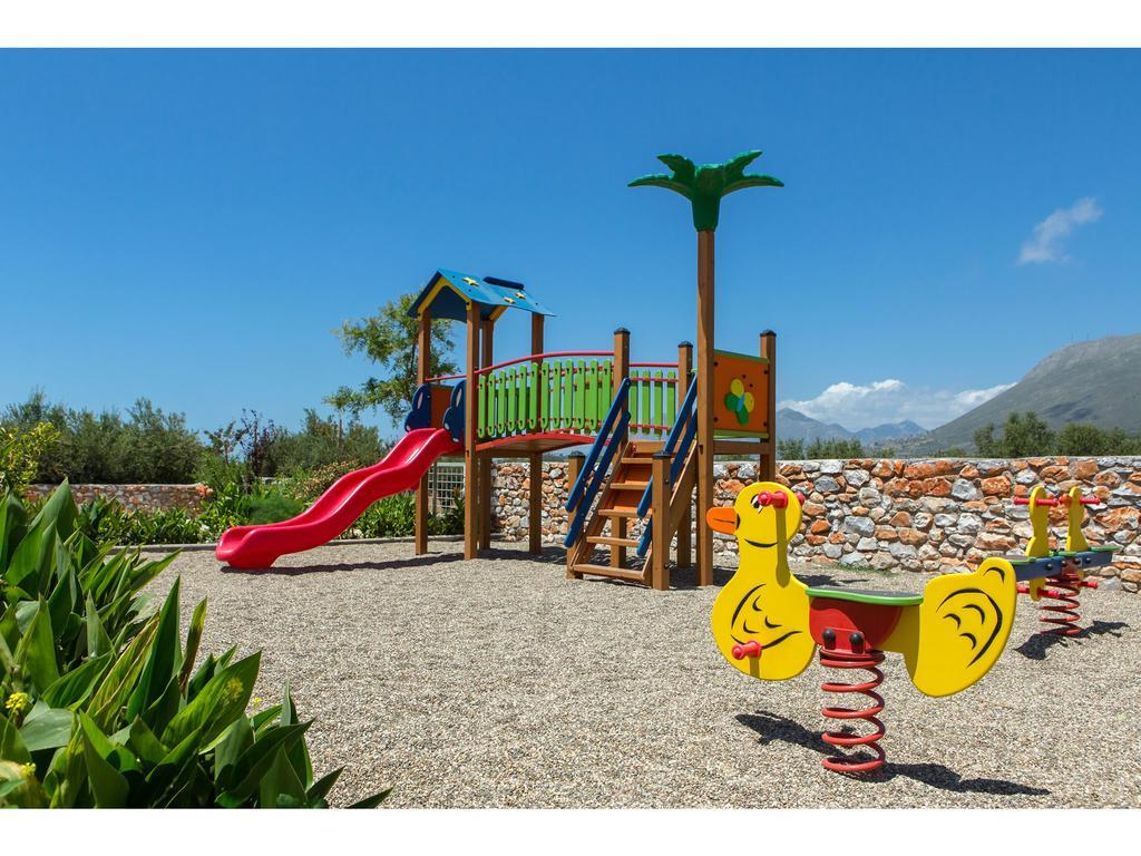 Pírgos DhiroúArapakis Historic Castle公寓式酒店 外观 照片