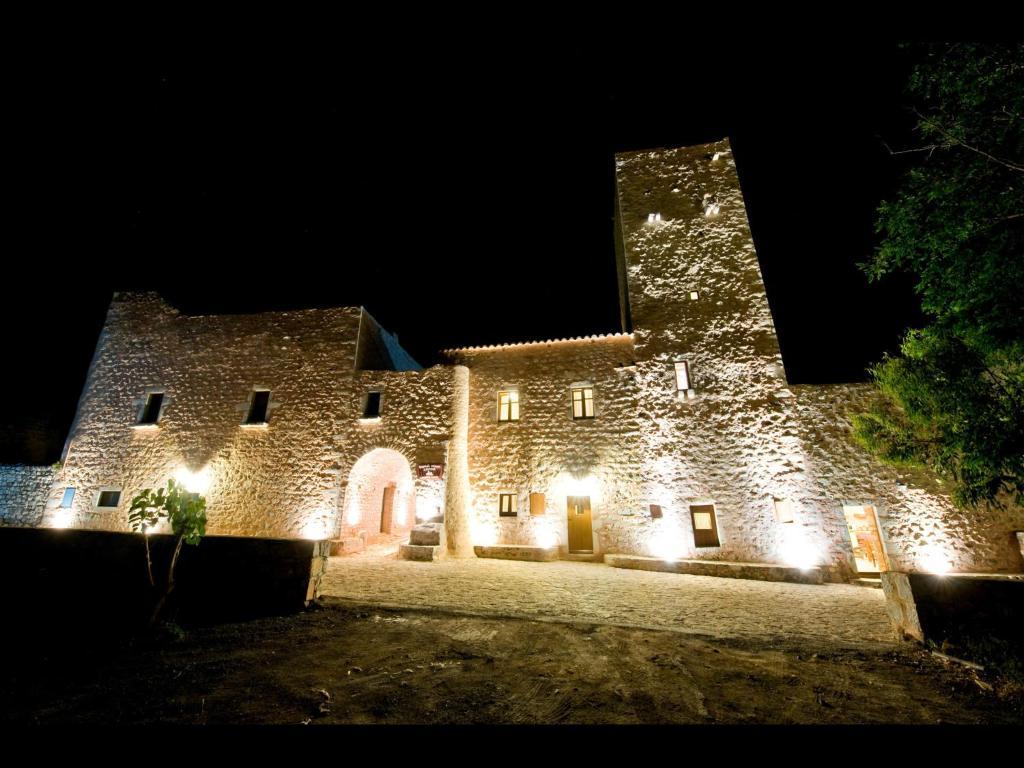 Pírgos DhiroúArapakis Historic Castle公寓式酒店 外观 照片