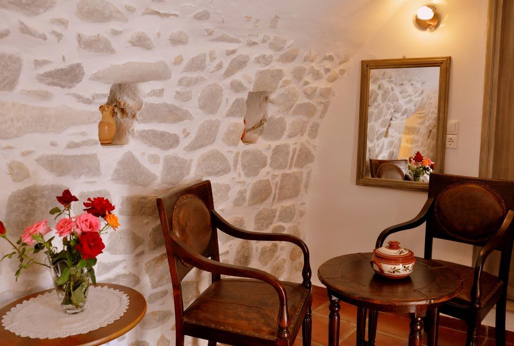 Pírgos DhiroúArapakis Historic Castle公寓式酒店 外观 照片