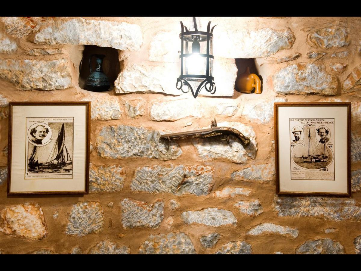 Pírgos DhiroúArapakis Historic Castle公寓式酒店 外观 照片