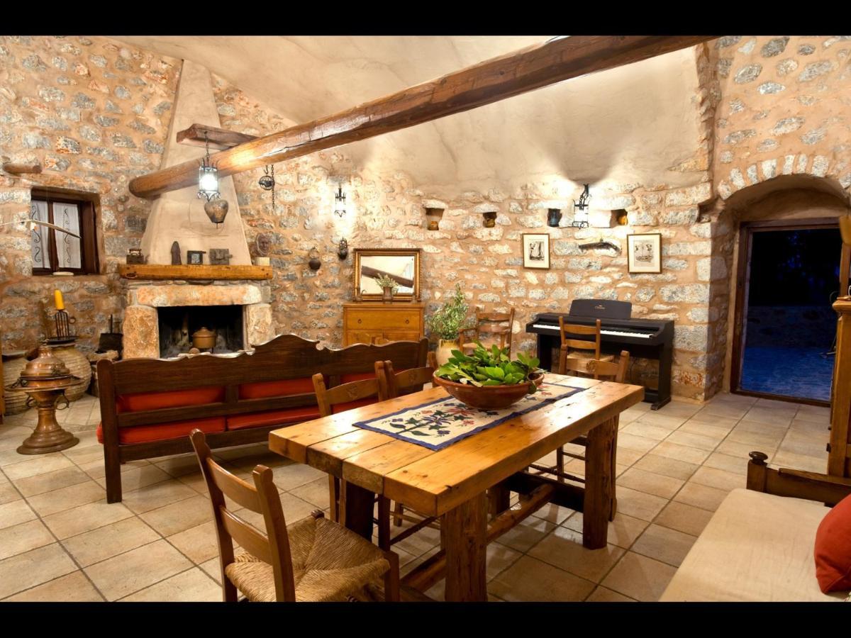 Pírgos DhiroúArapakis Historic Castle公寓式酒店 客房 照片