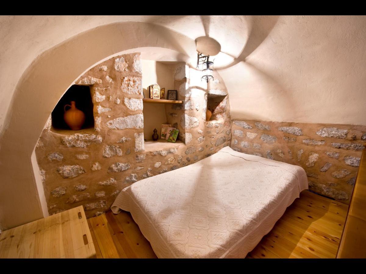 Pírgos DhiroúArapakis Historic Castle公寓式酒店 外观 照片